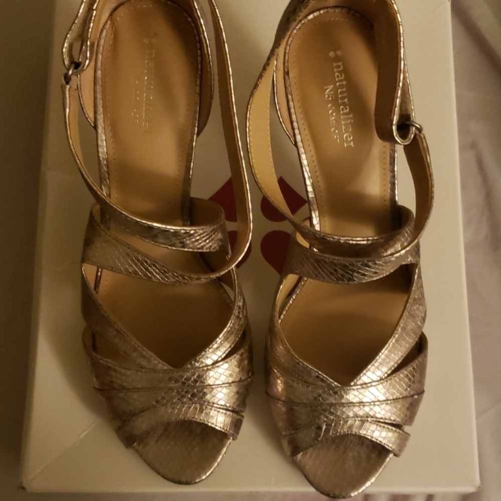 Naturalizer Champagne Heels 9W NIB